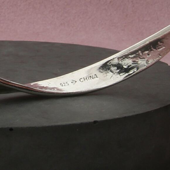 silpada sterling silver twisted ribbon bangle (b2827) bracelet size 7.75in - Picture 3 of 3